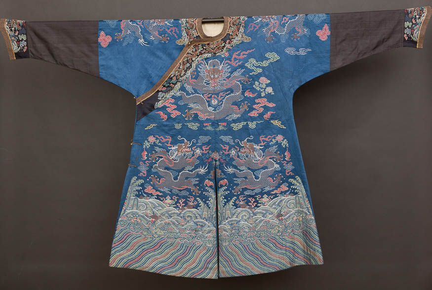 The collection of Chinese clothing from the Qing Dynasty